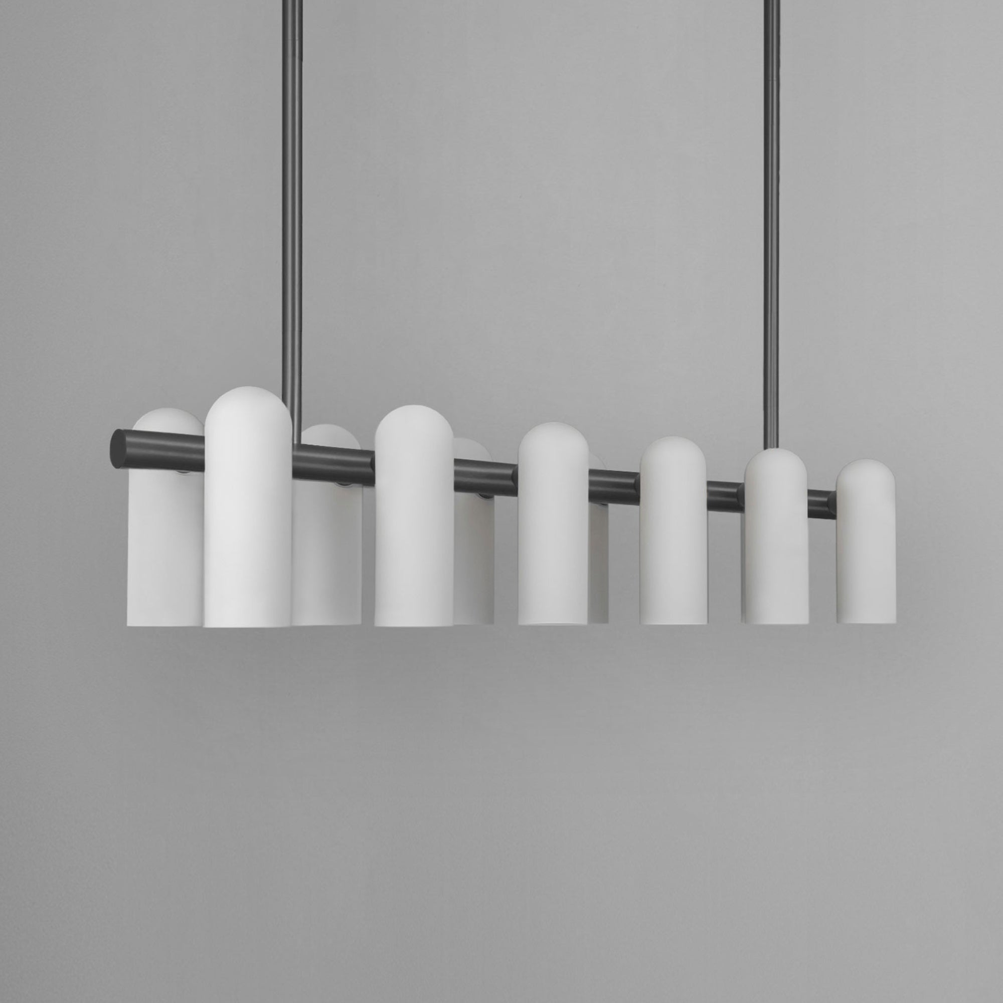 Schwung Odyssey Linear Chandelier | Medium